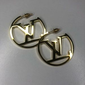 NWOT Small hoop earrings